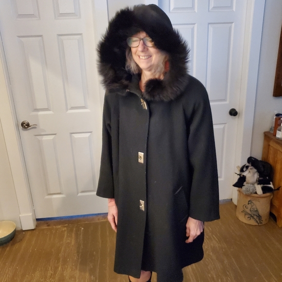 Wool Carol Horn Karessa coat - Picture 3 of 3